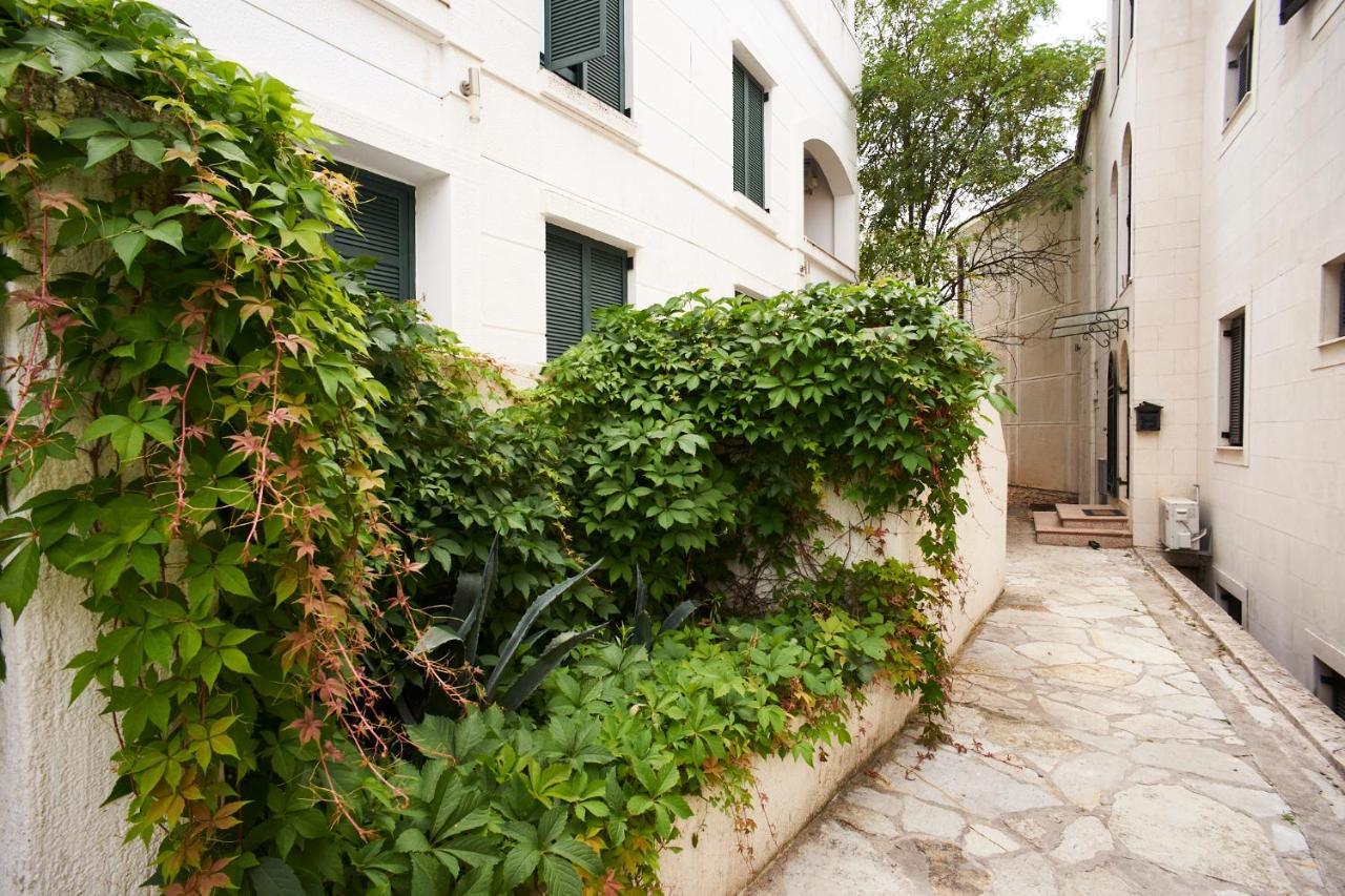 Apartments Secret Garden Sveti Stefan Exteriér fotografie